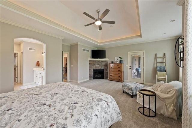 9153 Shady Bend Road, Lenexa, KS 66227