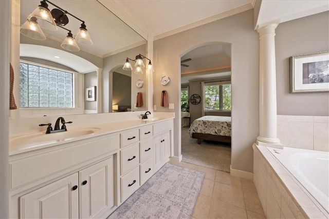 9153 Shady Bend Road, Lenexa, KS 66227
