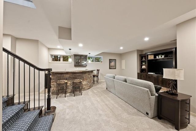 9153 Shady Bend Road, Lenexa, KS 66227