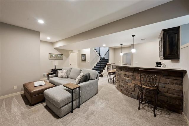 9153 Shady Bend Road, Lenexa, KS 66227