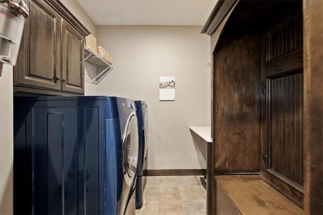 9153 Shady Bend Road, Lenexa, KS 66227