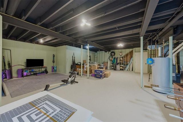 9153 Shady Bend Road, Lenexa, KS 66227