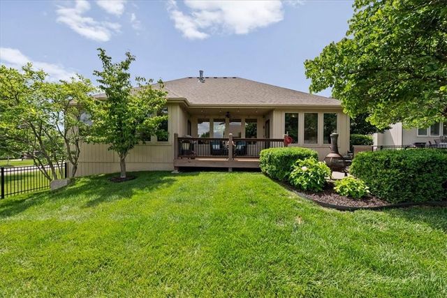 9153 Shady Bend Road, Lenexa, KS 66227