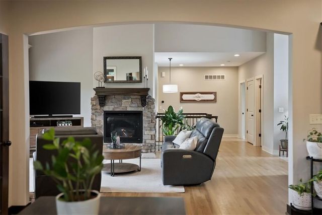 9153 Shady Bend Road, Lenexa, KS 66227