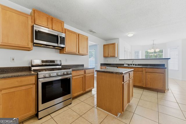 447 Canoga Court, Mcdonough, GA 30253