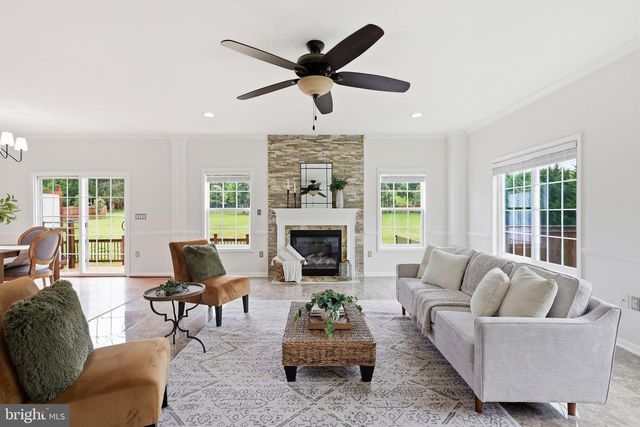 320 TIMBER MILL LN, Fredericksburg, VA 22406