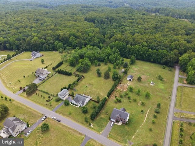 320 TIMBER MILL LN, Fredericksburg, VA 22406