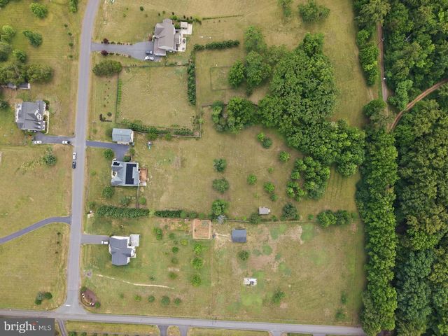 320 TIMBER MILL LN, Fredericksburg, VA 22406