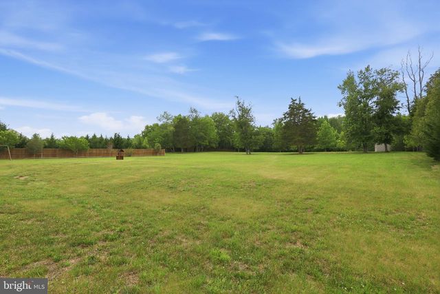 320 TIMBER MILL LN, Fredericksburg, VA 22406