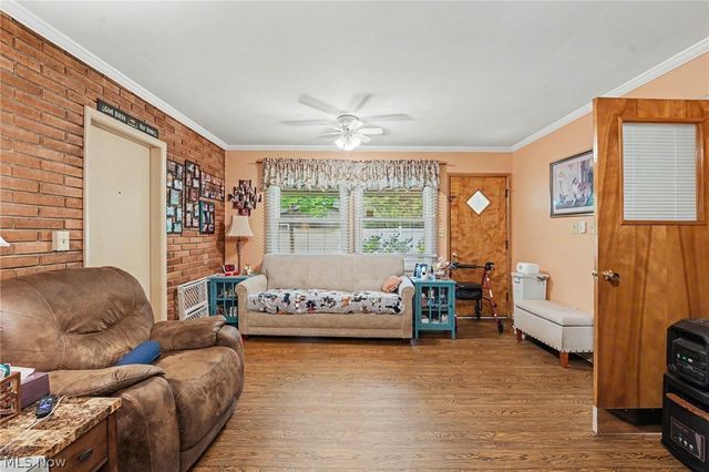 693 Woodbrook Road, Cuyahoga Falls, OH 44223