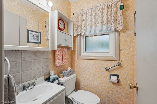 693 Woodbrook Road, Cuyahoga Falls, OH 44223