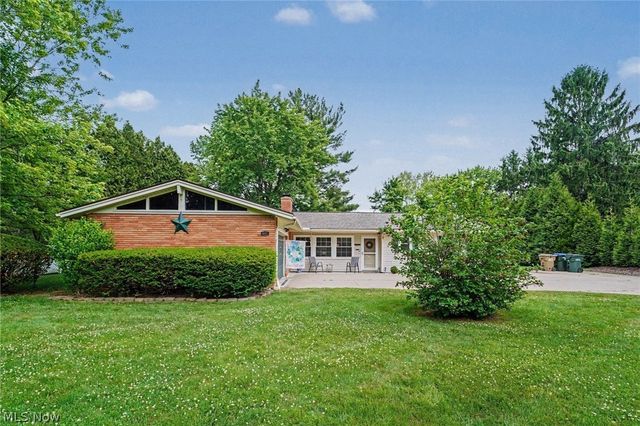 693 Woodbrook Road, Cuyahoga Falls, OH 44223
