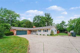 693 Woodbrook Road, Cuyahoga Falls, OH 44223