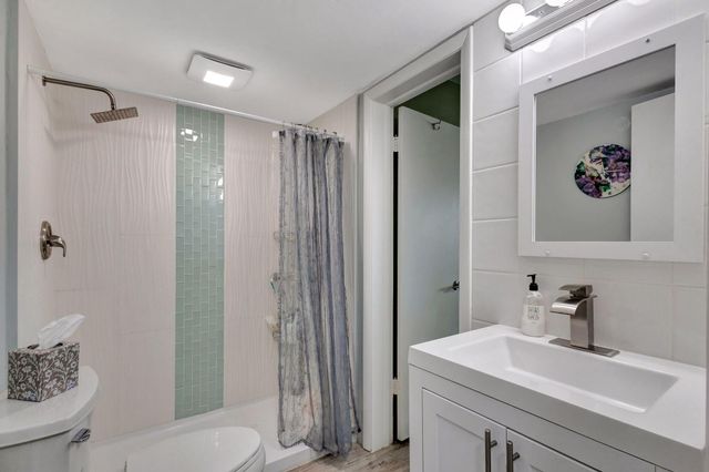 2936 Lake Shore Drive 309, Riviera Beach, FL 33404