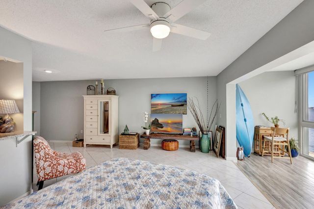2936 Lake Shore Drive 309, Riviera Beach, FL 33404