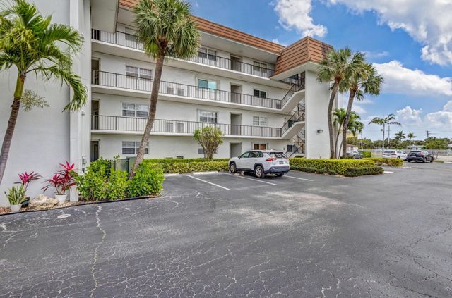 2936 Lake Shore Drive 309, Riviera Beach, FL 33404