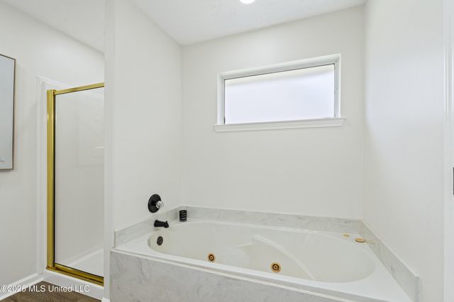 9837 Alexanders Ridge Drive, Olive Branch, MS 38654