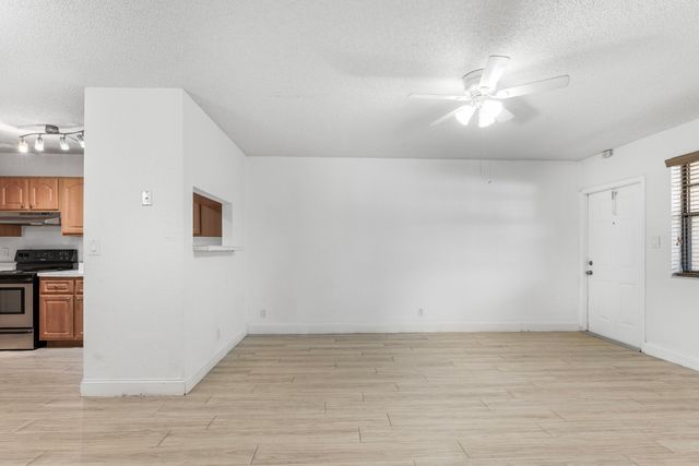 2646 Riverside Drive 2646, Coral Springs, FL 33065