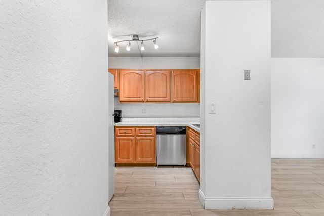 2646 Riverside Drive 2646, Coral Springs, FL 33065