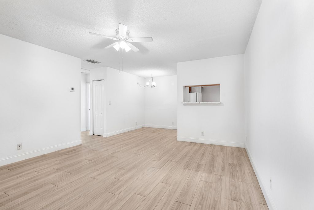 2646 Riverside Drive 2646, Coral Springs, FL 33065