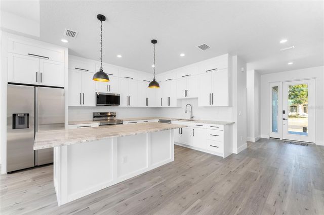 27 BUNKER COURT, Rotonda West, FL 33947