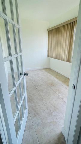 5111 W Oakland Park Boulevard 306, Lauderdale Lakes, FL 33313
