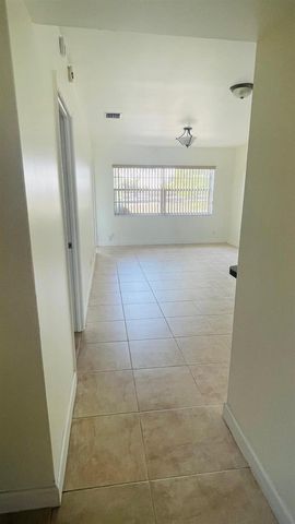 5111 W Oakland Park Boulevard 306, Lauderdale Lakes, FL 33313