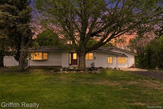 9198 Silver Lake Road, Argentine Township, MI 48451