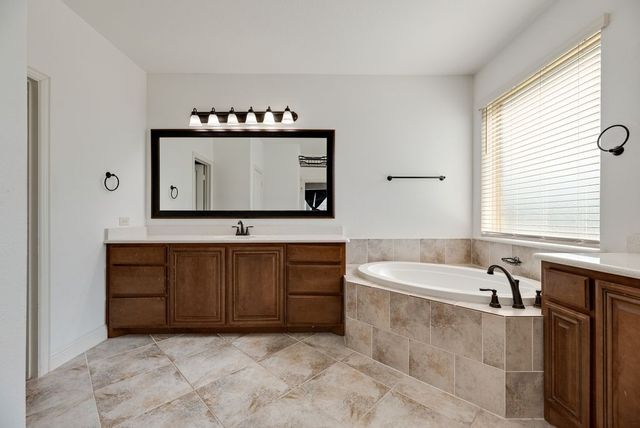549 Truman Street, Waxahachie, TX 75165