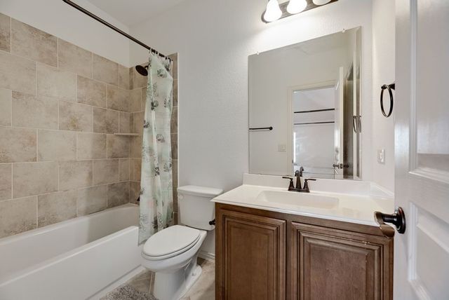 549 Truman Street, Waxahachie, TX 75165