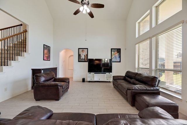 549 Truman Street, Waxahachie, TX 75165