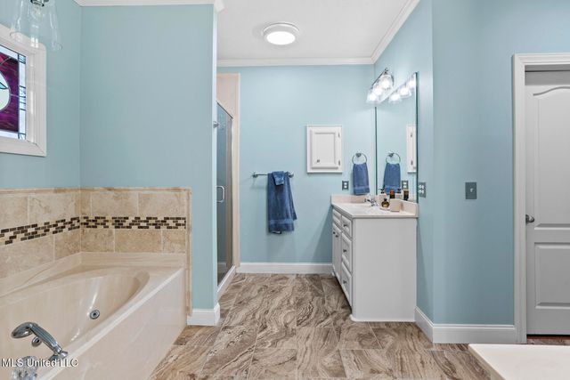 8 Charleston Avenue, Clinton, MS 39056