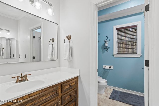 8 Charleston Avenue, Clinton, MS 39056