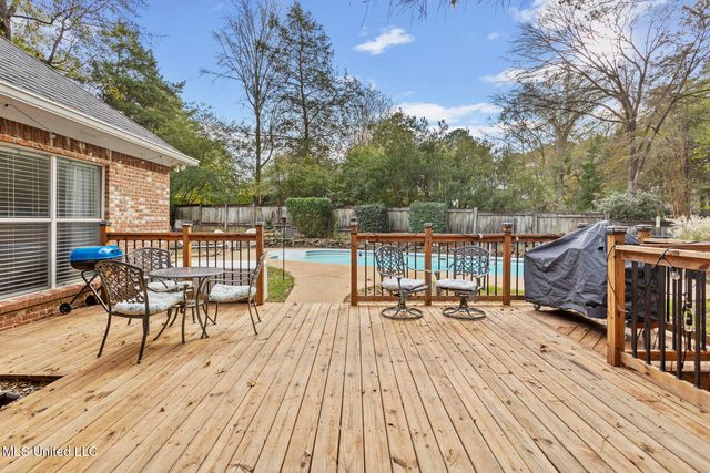 8 Charleston Avenue, Clinton, MS 39056