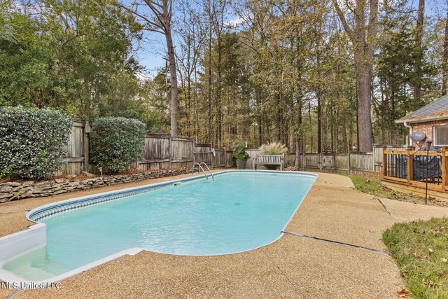 8 Charleston Avenue, Clinton, MS 39056