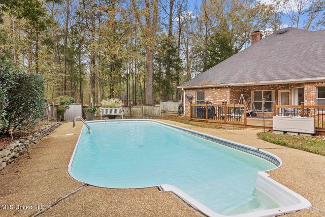 8 Charleston Avenue, Clinton, MS 39056