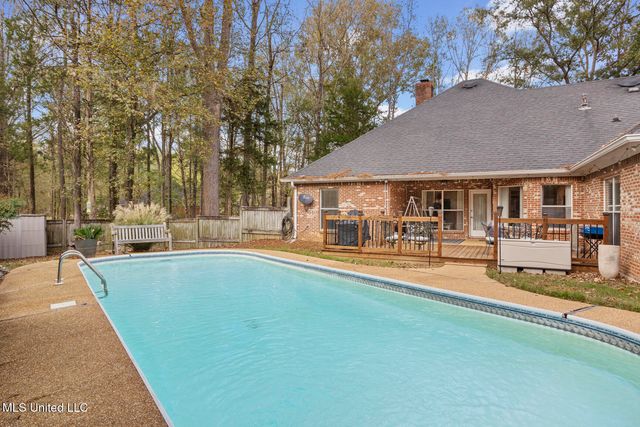 8 Charleston Avenue, Clinton, MS 39056