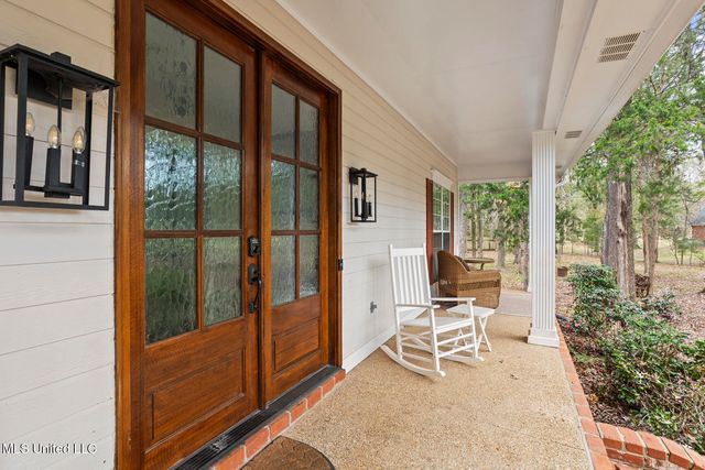 8 Charleston Avenue, Clinton, MS 39056