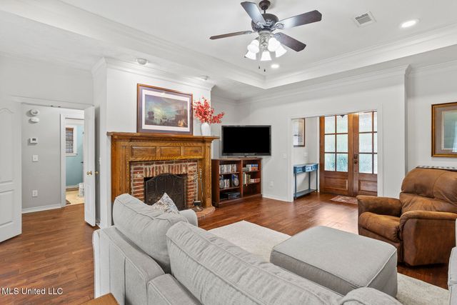 8 Charleston Avenue, Clinton, MS 39056