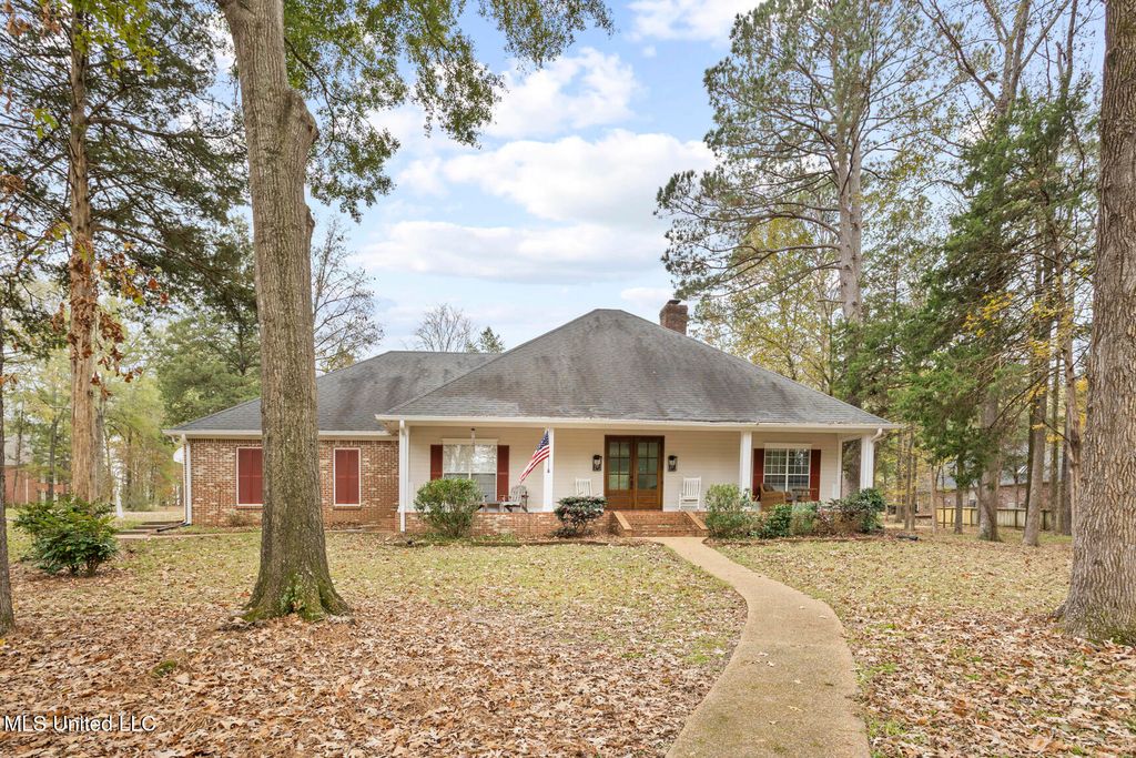 8 Charleston Avenue, Clinton, MS 39056