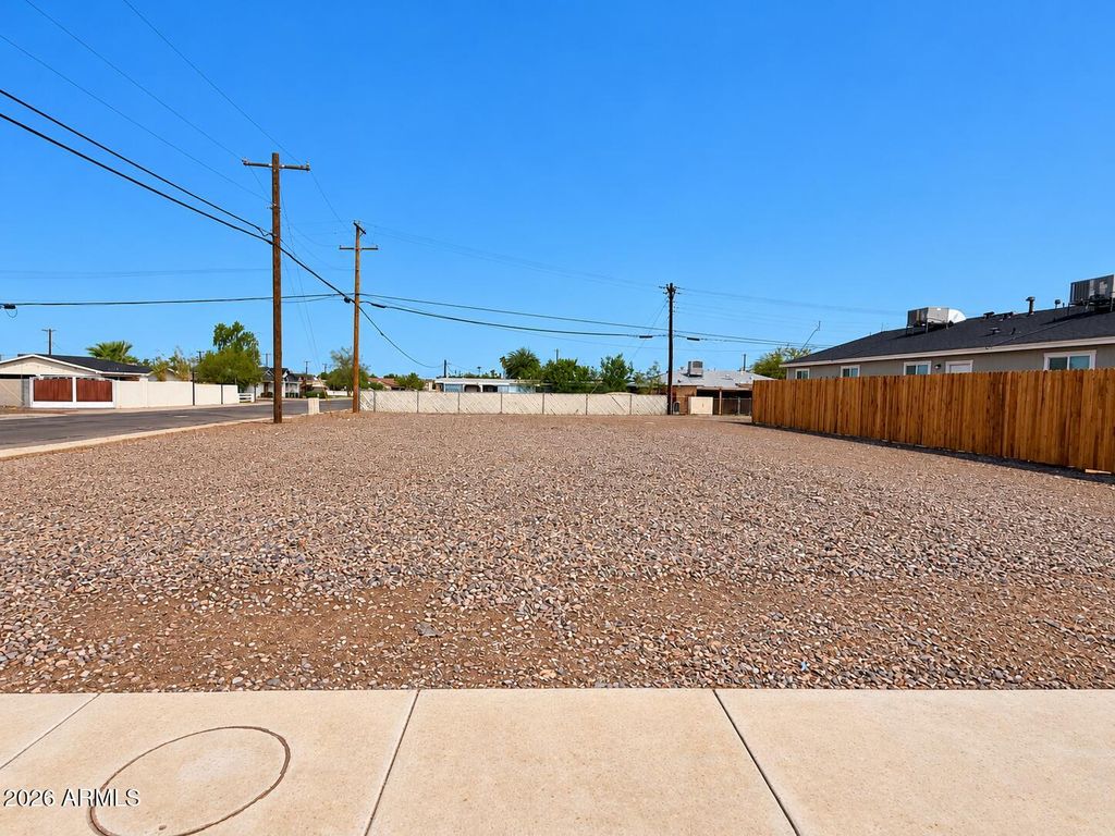2202 E ALTA VISTA Road 1, Phoenix, AZ 85042 — exterior