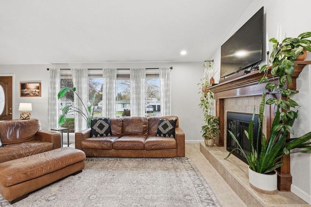 1019 N Pierce Rd, Spokane Valley, WA 99206