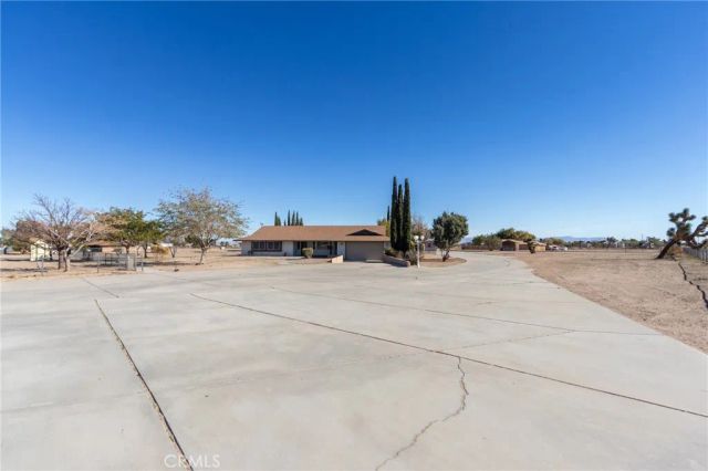 10731 Anaconda Avenue, Oak Hills, CA 92344