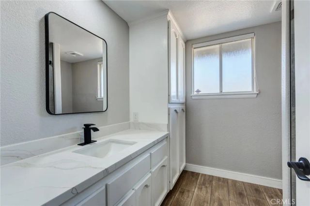 10731 Anaconda Avenue, Oak Hills, CA 92344