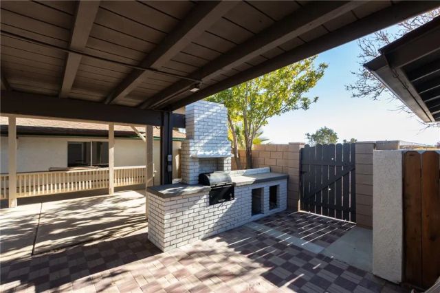 10731 Anaconda Avenue, Oak Hills, CA 92344