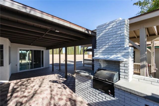 10731 Anaconda Avenue, Oak Hills, CA 92344