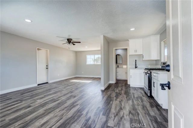 10731 Anaconda Avenue, Oak Hills, CA 92344