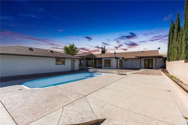 10731 Anaconda Avenue, Oak Hills, CA 92344