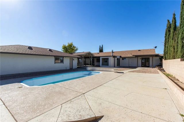 10731 Anaconda Avenue, Oak Hills, CA 92344