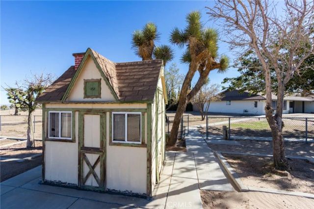 10731 Anaconda Avenue, Oak Hills, CA 92344